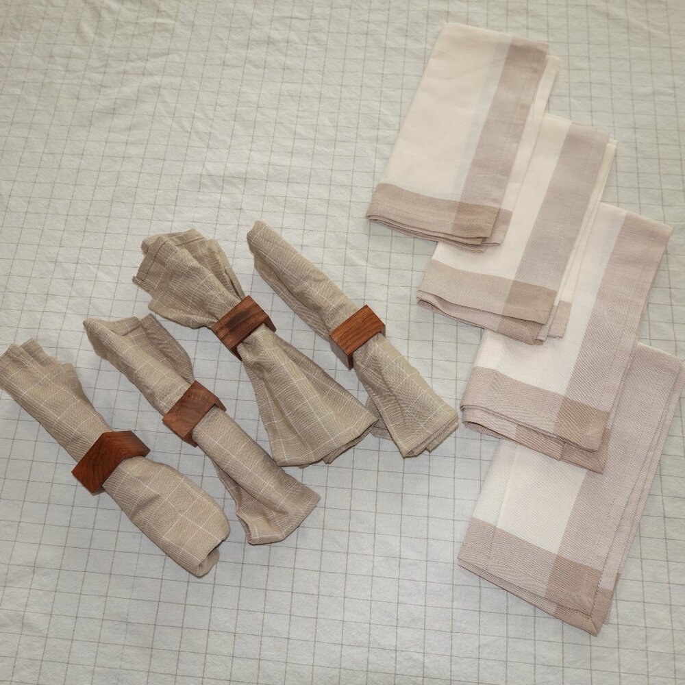 Martha Stewart Round Tablecloth + 8 Cloth Napkins + 4 Wooden Napkin Holders